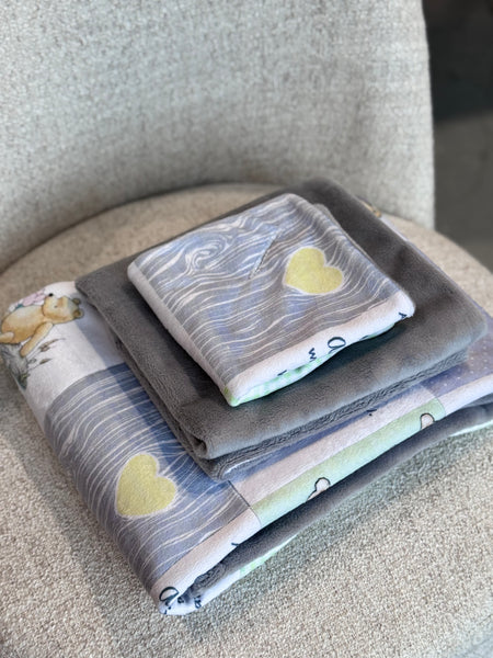 Minky Blanket - Winnie the Pooh / Grey