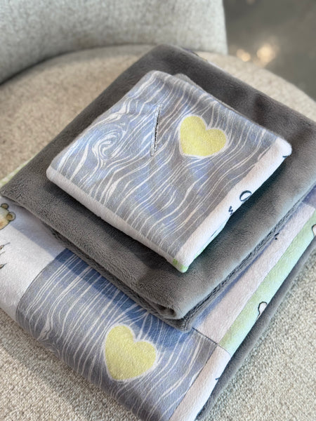 Minky Blanket - Winnie the Pooh / Grey