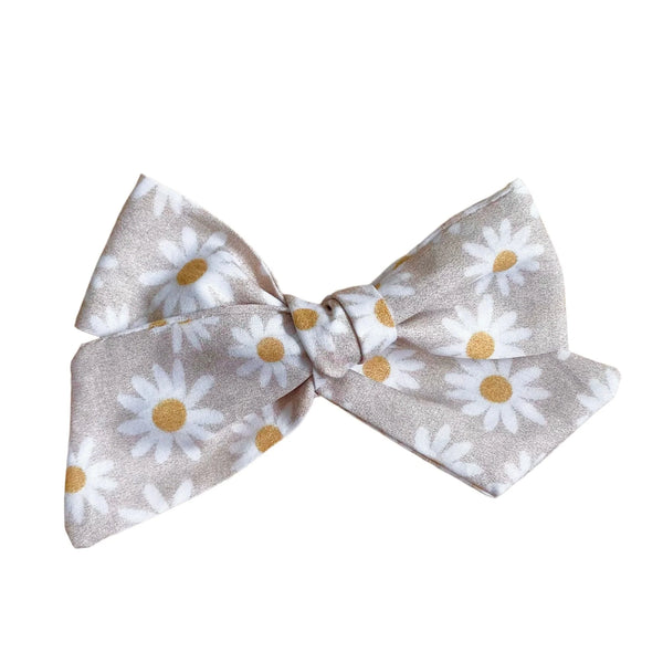 Dusty Daisies Pinwheel Bow