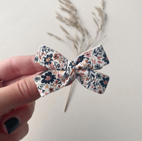 Chelsea Bow | Gentle Floral